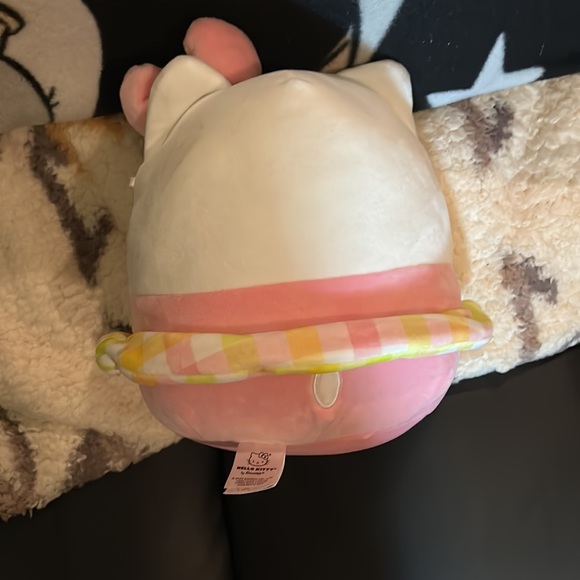 Hello Kitty Plush - Picture 2 of 3